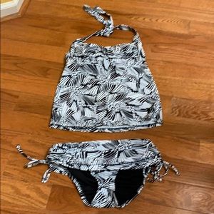Bisou bisou black and white two piece swim suit.